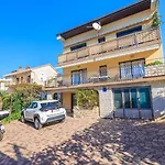 Helles Nur 450 Meter Zum Mit Bbq-bereich - Hunde Willkommen Apartamento Dramalj