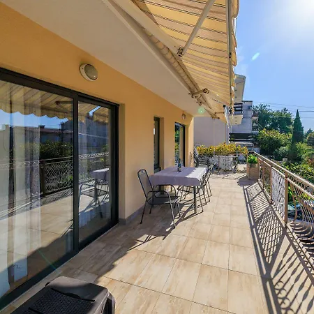 Helles Nur 450 Meter Zum Mit Bbq-bereich - Hunde Willkommen Dramalj