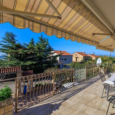 Helles Nur 450 Meter Zum Mit Bbq-bereich - Hunde Willkommen Apartment Dramalj