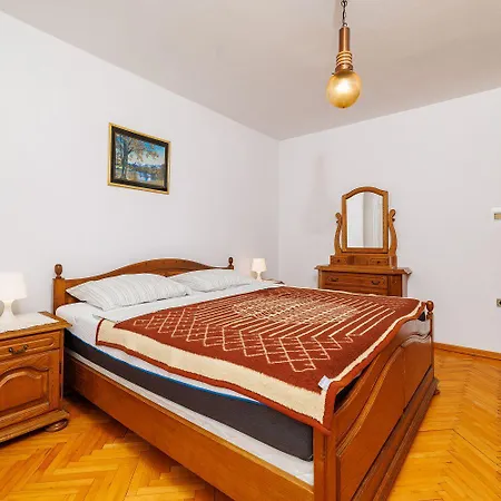 Apartment Helles Nur 450 Meter Zum Mit Bbq-bereich - Hunde Willkommen *