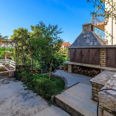 Apartment Helles Nur 450 Meter Zum Mit Bbq-bereich - Hunde Willkommen *