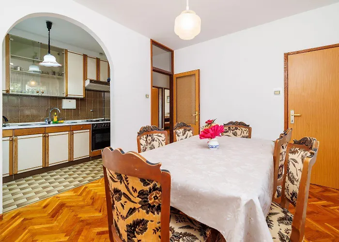 Helles Nur 450 Meter Zum Mit Bbq-bereich - Hunde Willkommen Apartment Dramalj